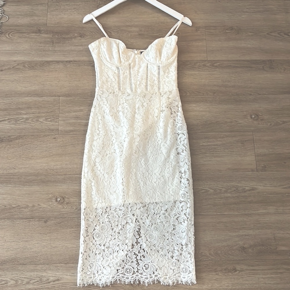 Bardot Brielle Ivory Lace Bustier
Midi Dress - lightly worn